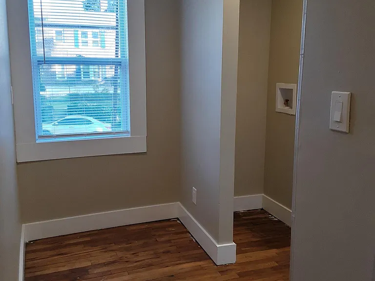1549 Olympian Cir SW #2 — Photo 9