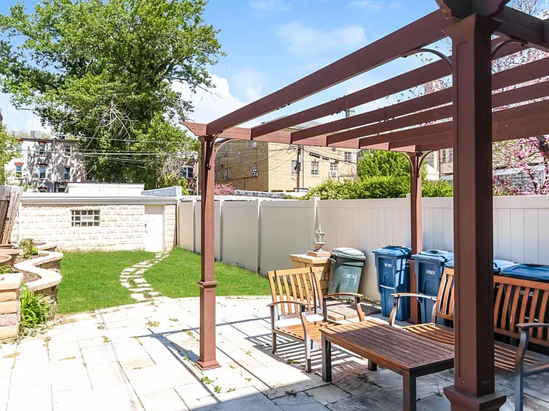 1318 A St SE — Photo 13