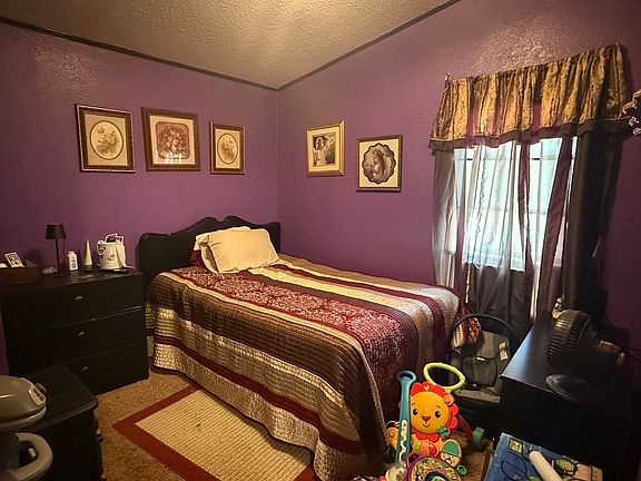 4th image of 115 E Locust Ave
