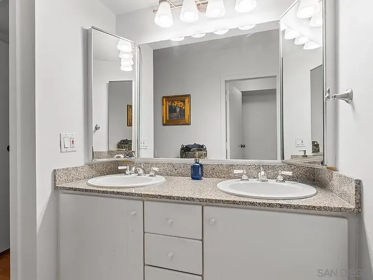 500 W Harbor Dr #504 — Photo 30