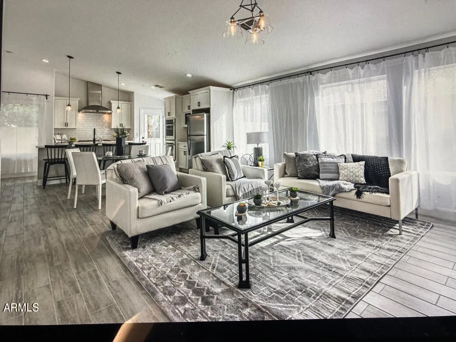 307 N Ocean Dr — Photo 3