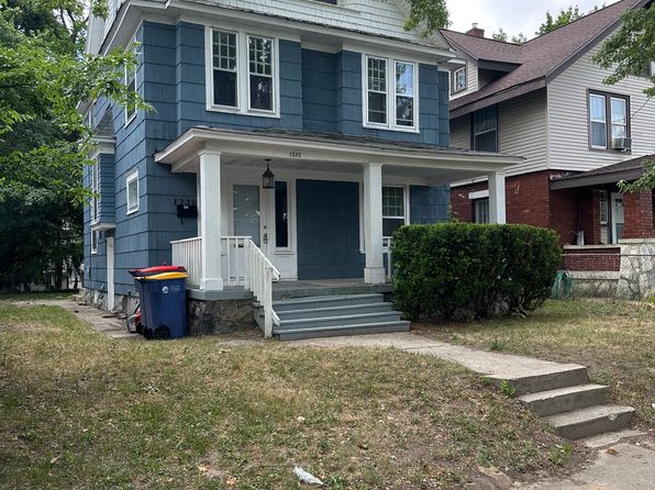 1228 Logan St SE