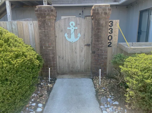 3302 Barnacle Ln, Kitty Hawk, NC 27949