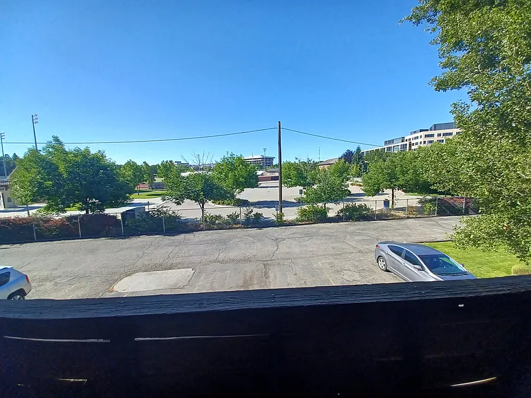 Parklane Apartments — Photo 12