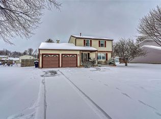 30 Meadow Greene St, Rochester, NY 14612