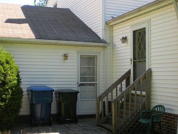 2nd image of 9533 Parkland Dr