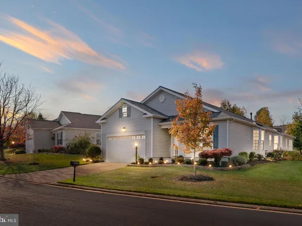 17374 Four Seasons Dr, Dumfries, VA 22025