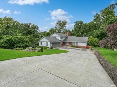 207 Windridge Dr, Washington, IL, 61571