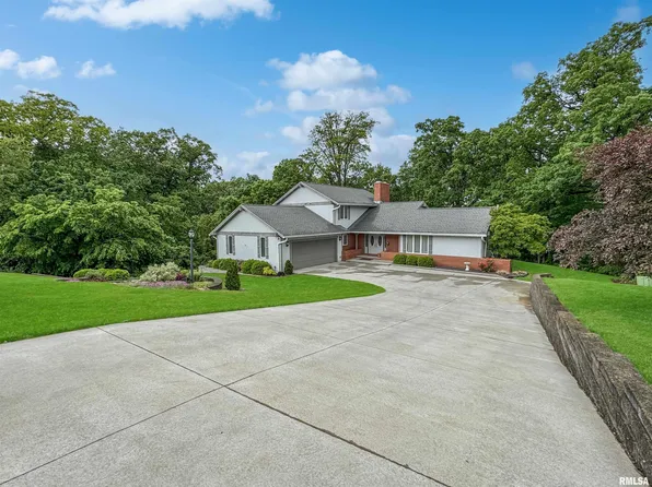 207 Windridge Dr, Washington, IL 61571