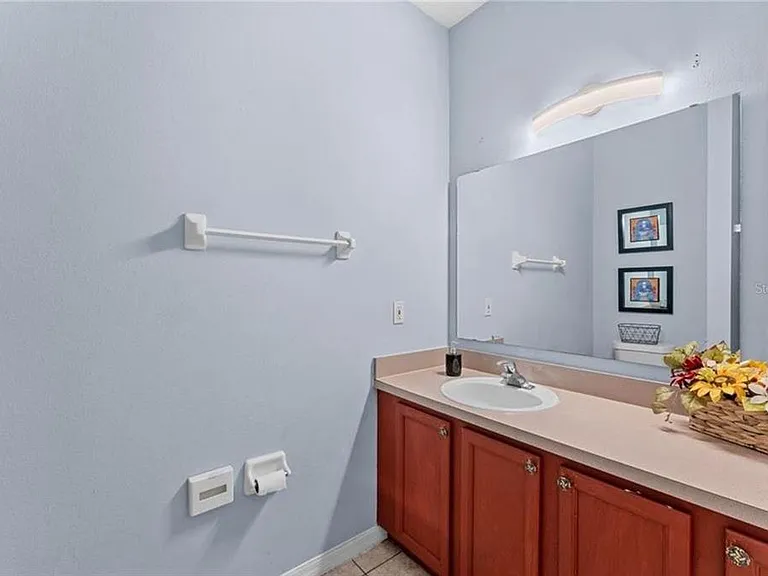 1017 Park Ridge Cir — Photo 16