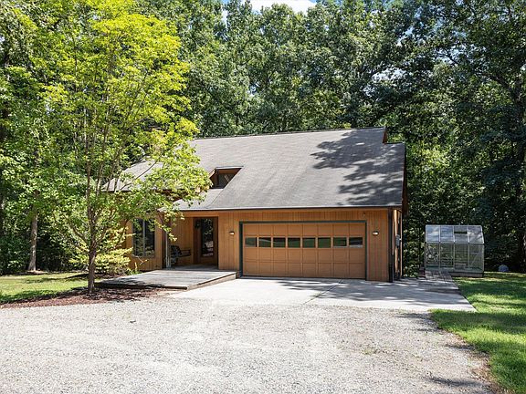 2nd image of 1040 Rolling Knoll Rd