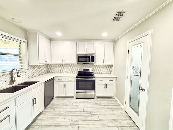 3rd image of 18250 Shore Dr