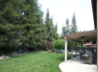 2141 N Peppertree Ct, Visalia, CA