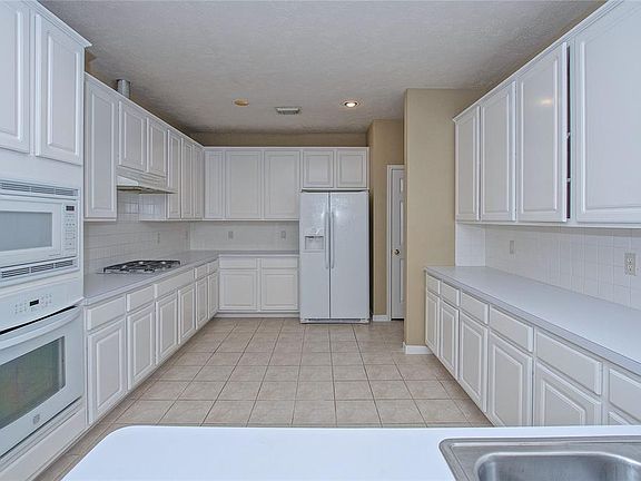 5th image of 18803 Walden Forest Dr