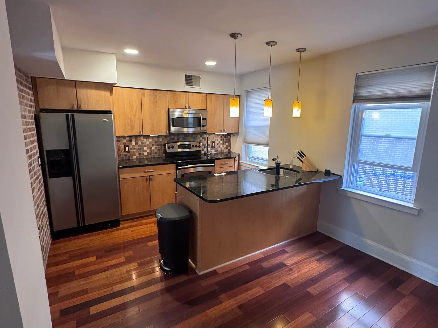 2 bed, 1600 sqft, $3,000 — Photo 4