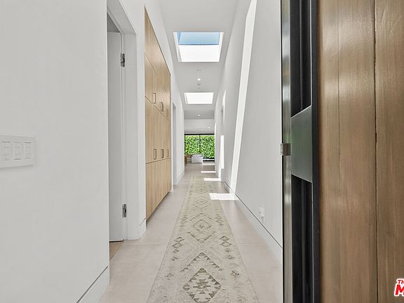 2nd image of 4255 Laurelgrove Ave