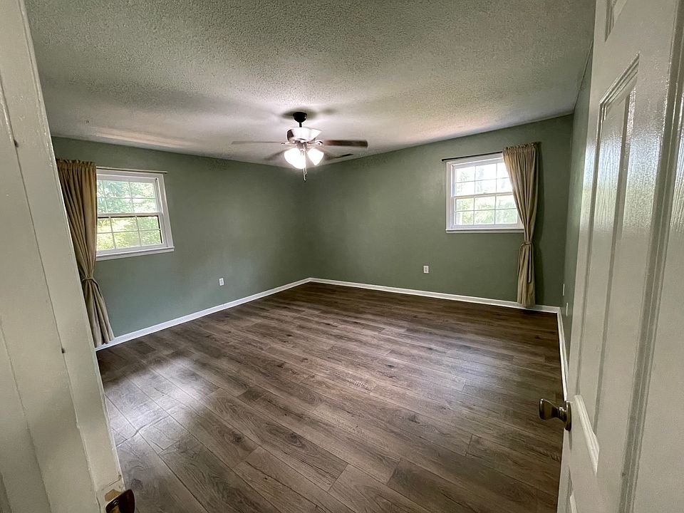 1st image of 92 Crawford Rd