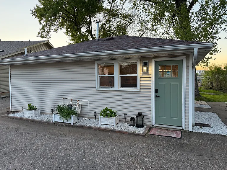 Bartlett Blvd — Photo 1