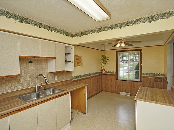 4th image of 5096 Donovan Dr