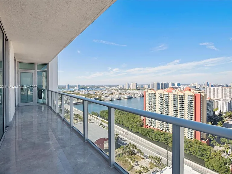 330 Sunny Isles Blvd #5-UPH04 — Photo 49