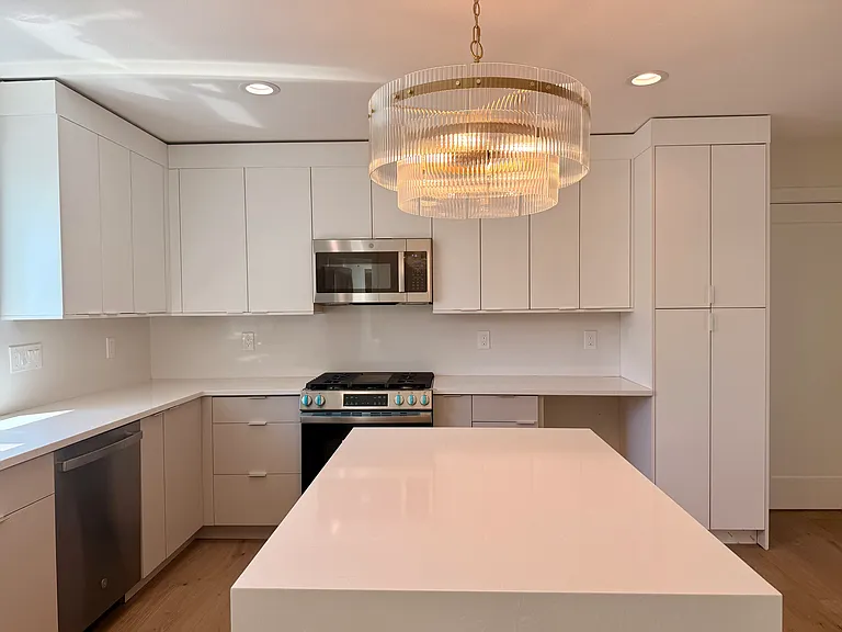 20214 NE 18th Pl #B — Photo 17