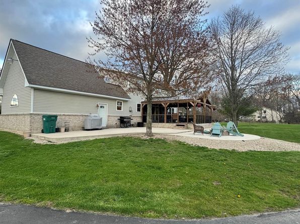 32461 West Rd, New Boston, MI 48164