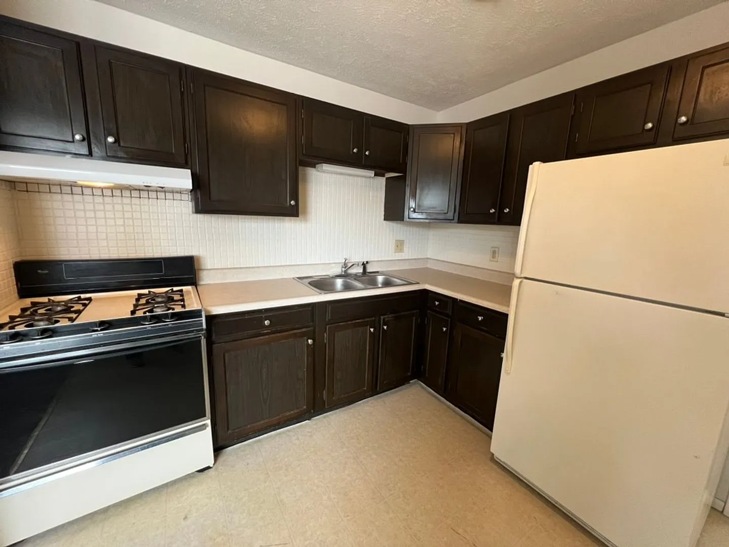 2107 Todd Dr — Photo 2