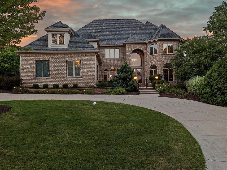1st image of 915 N Evergreen CIRCLE