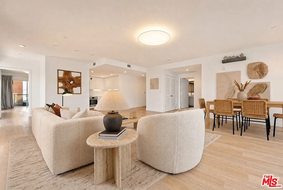 2 bed, 2.0 bath, 1720 sqft, $4,650 — Photo 3