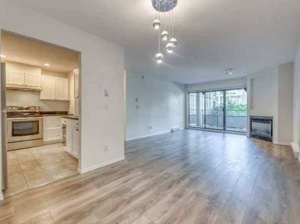 2915 Glen Dr #210, Coquitlam, BC V3B 7H8