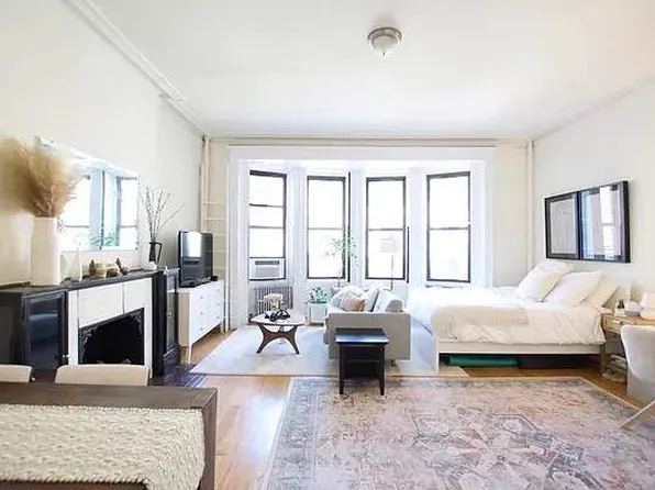 42 West 73rd Street image 1 of 10