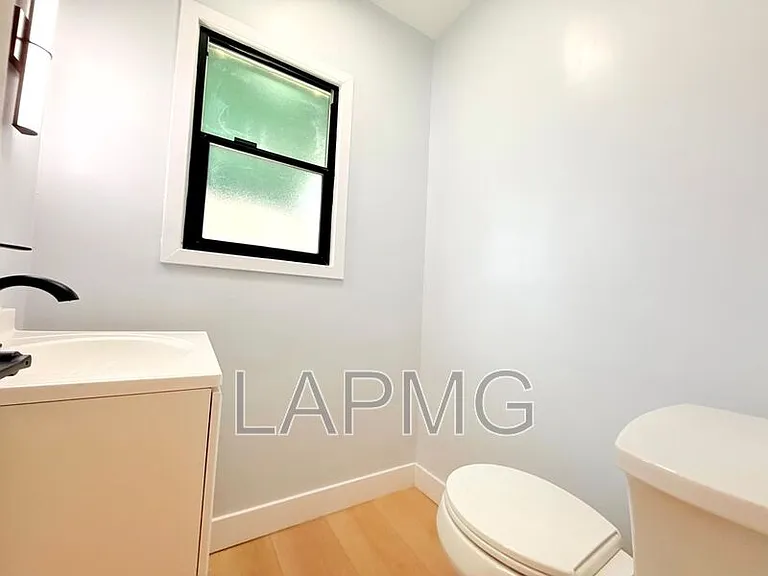 6130 Whitsett Ave #6132 — Photo 28