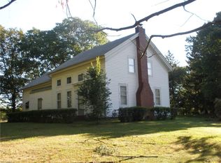 3673 Lovers Ln, Ravenna, OH 44266