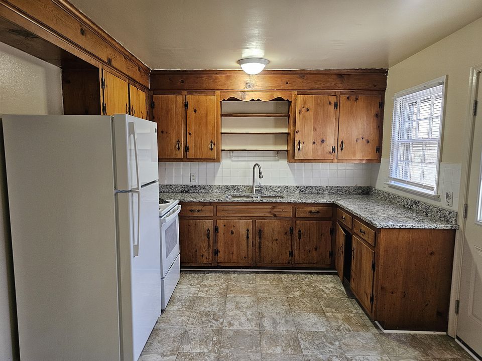 898-1 kitchen_12102025