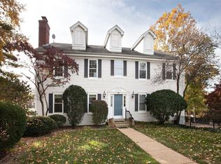 801 N Hanley Rd APT D, Saint Louis, MO 63130