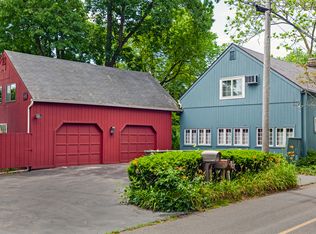 17 E River Rd, Guilford, CT 06437