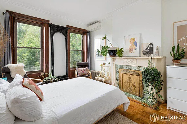 Rented by Remax Real Estate Professionals | media 7