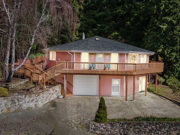 2453 Stephanie Ln, North Bend, OR 97459