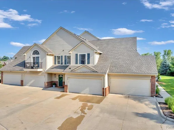 7888 Marie Dr, Shelby Township, MI 48316