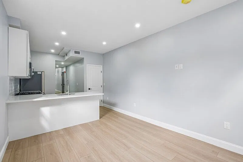 2 bed, 2.0 bath, $2,810 — Photo 2