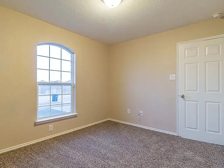 5801 Hercules Ave — Photo 9