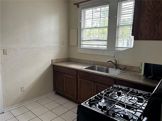 146 Terrance St — Photo 4