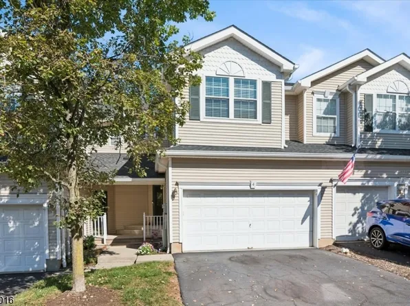 4 Old Orchard Ct, Clinton Town, NJ 08809