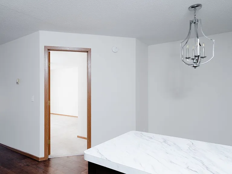 Hummingbird Cove Apartments — Photo 16