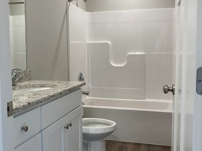 1411 W Jay St — Photo 7