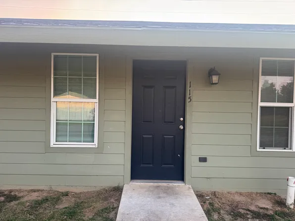 601 W 17th St, Mount Pleasant, TX 75455