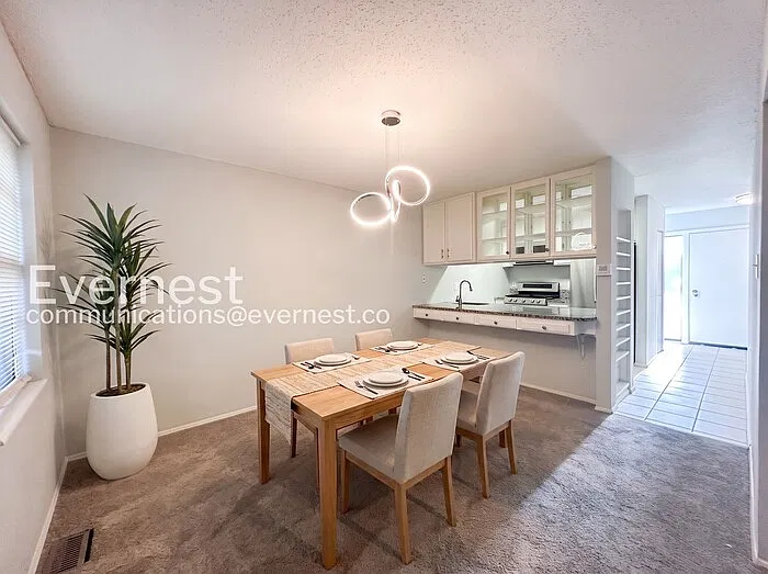 3 bed, 2.0 bath, 1800 sqft, $2,100 — Photo 4
