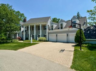 122 Mercer Dr SE, Grand Rapids, MI 49506