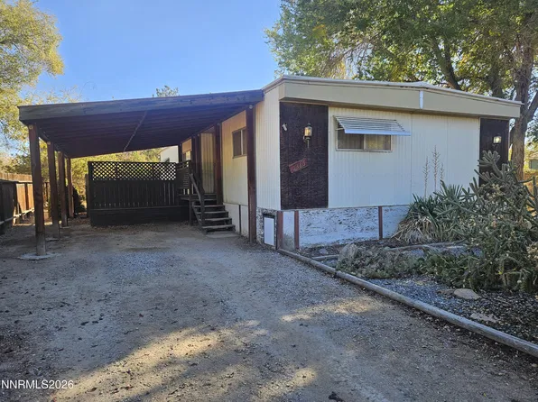 5386 Woods Dr, Sun Valley, NV 89433