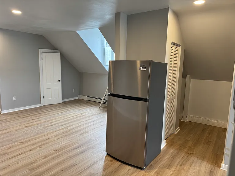 120 Summit St #3 — Photo 2
